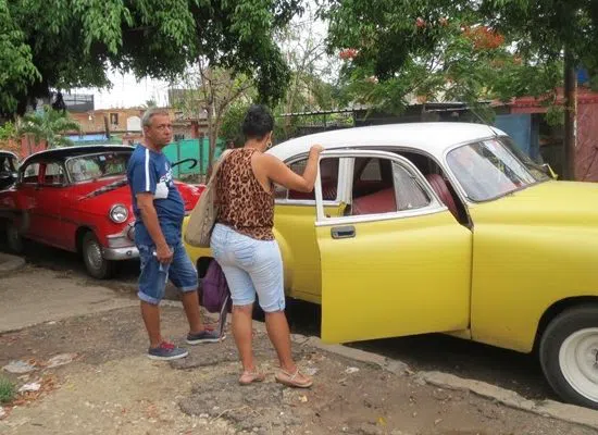 Almendrones (máquinas / taxi colectivo), Havana