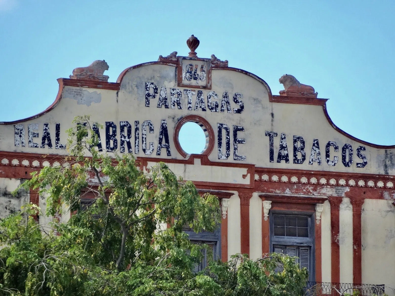 Havana's Cigar Trail: From Factory Floor to Lounge Chair